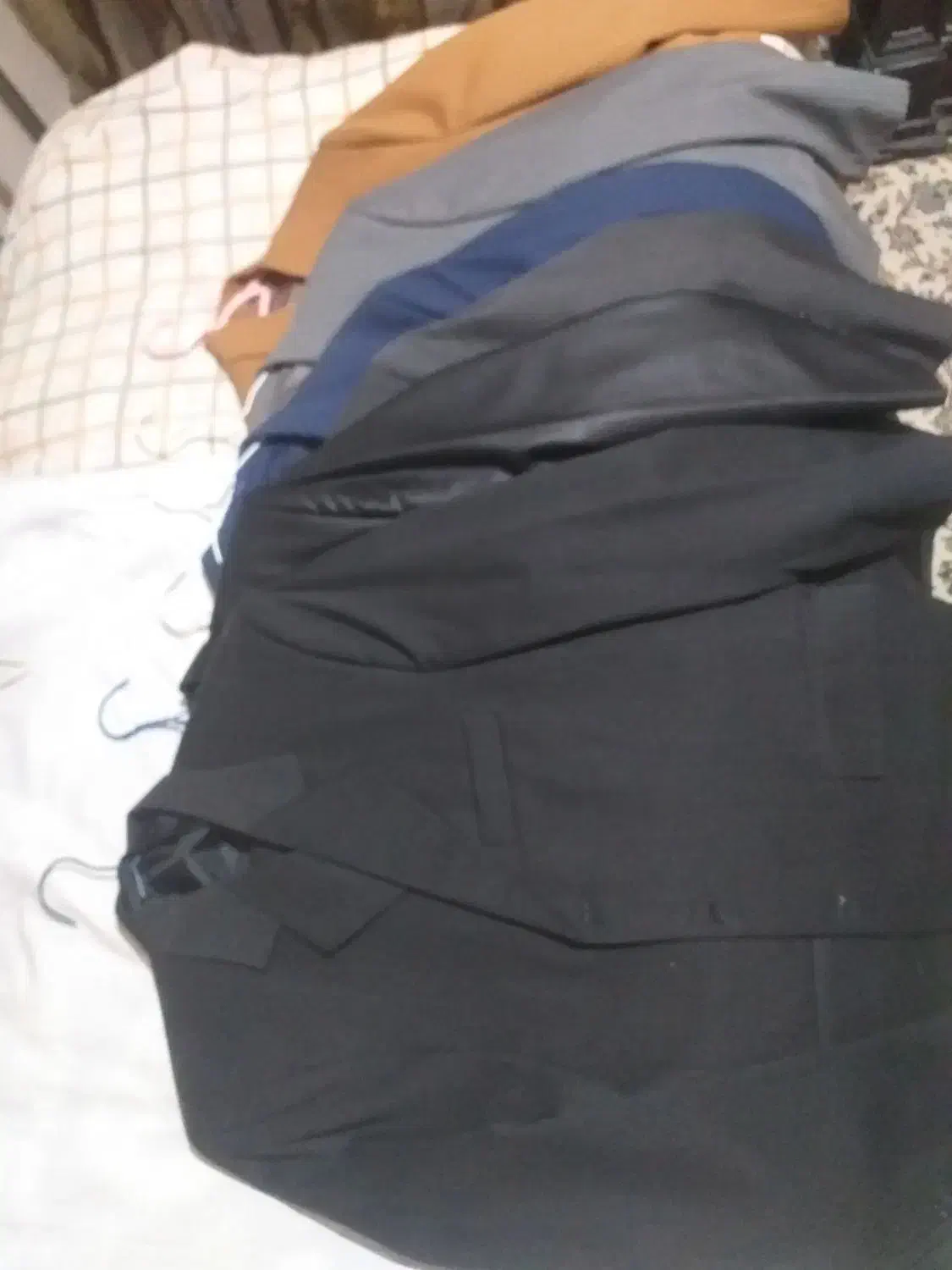 کت وشلوار|لباس|چهارباغ, |دیوار