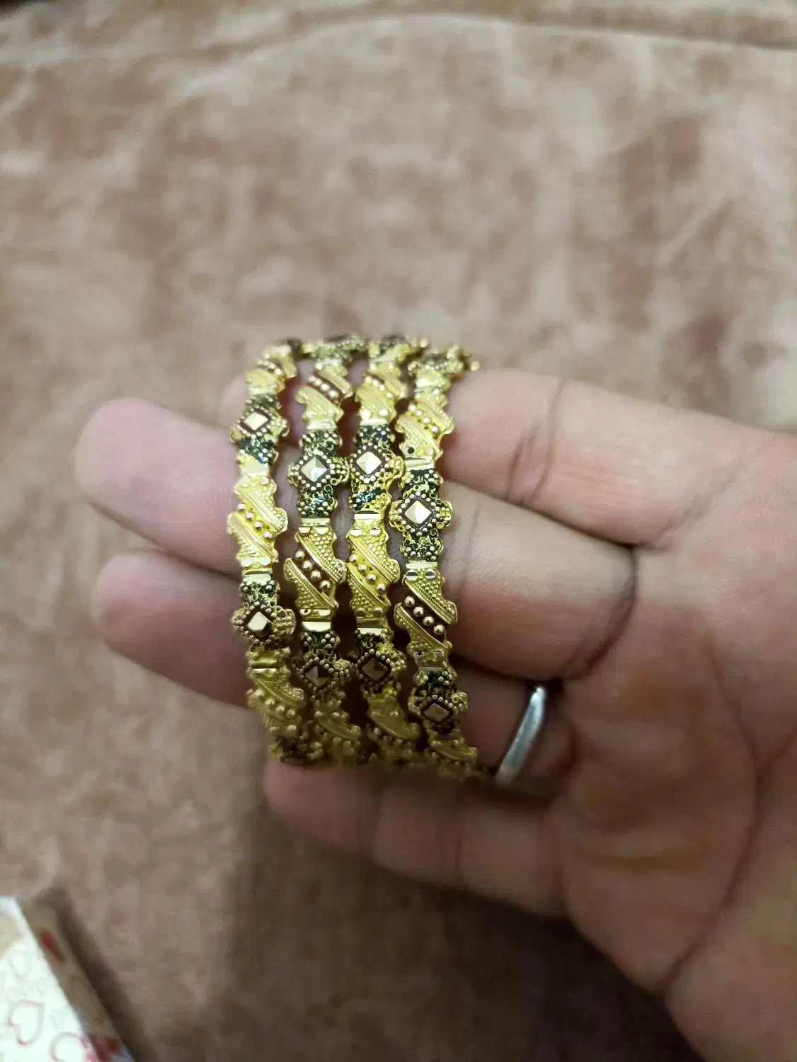 النگو کشمیری|جواهرات|نجف‌آباد, شهدای غربی|دیوار