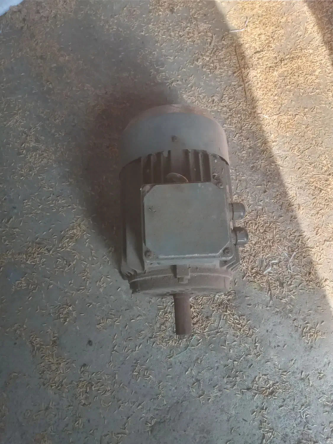 سلام دینام ۳فاز تمیز کم کاربدون تعمیر۱۲میلیون|ماشین‌آلات صنعتی|سیاهکل, |دیوار