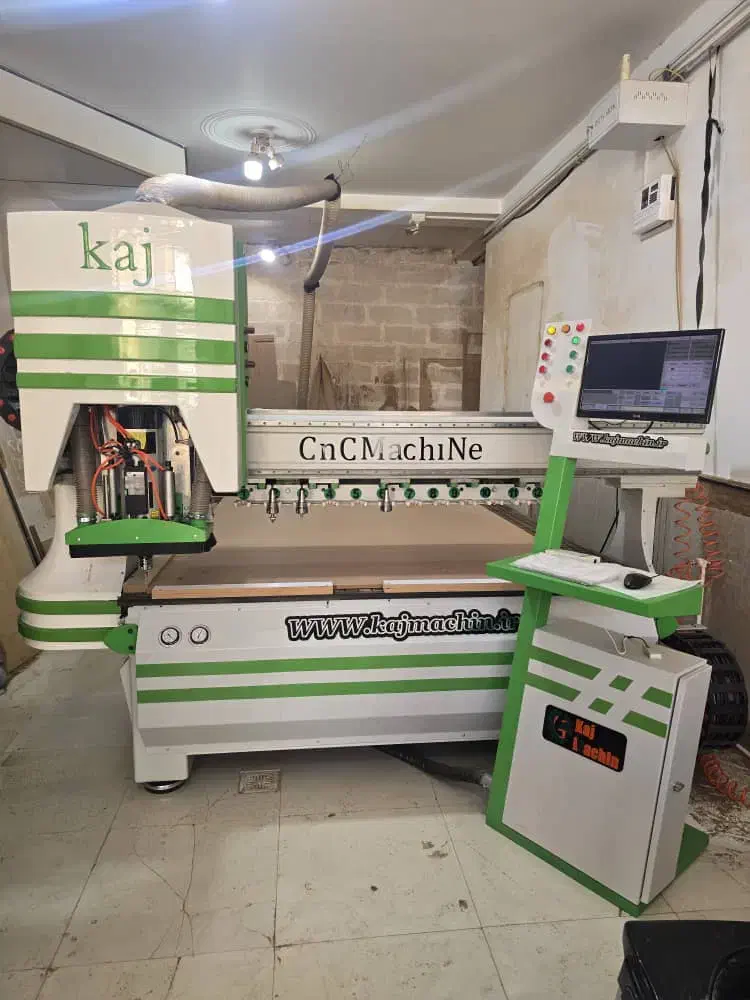 دستگاه سی ان سی چوب نیو فیس cnc پرس وکیوم خراطی|ماشین‌آلات صنعتی|شاهین‌شهر, گزبرخوار|دیوار