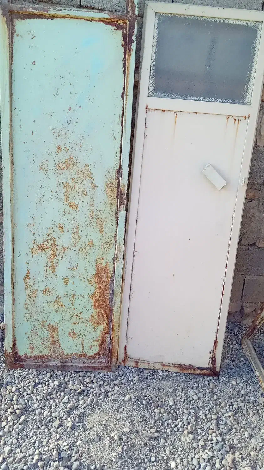 تخت و دو عدد ناو کوسفند درب حمام|تخت و سرویس خواب|سوری, |دیوار