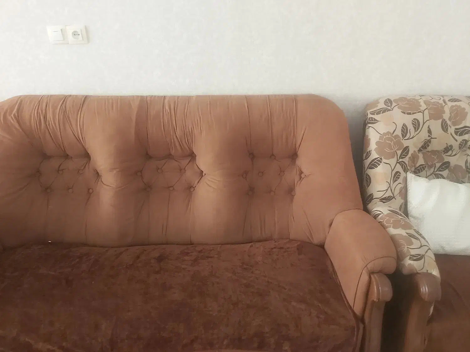 مبل اصلی با چوب سنگین|مبلمان خانگی و میز عسلی|ماهدشت, |دیوار