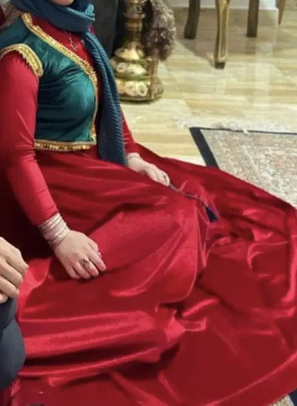 لباس یلدا|لباس|تبریز, |دیوار