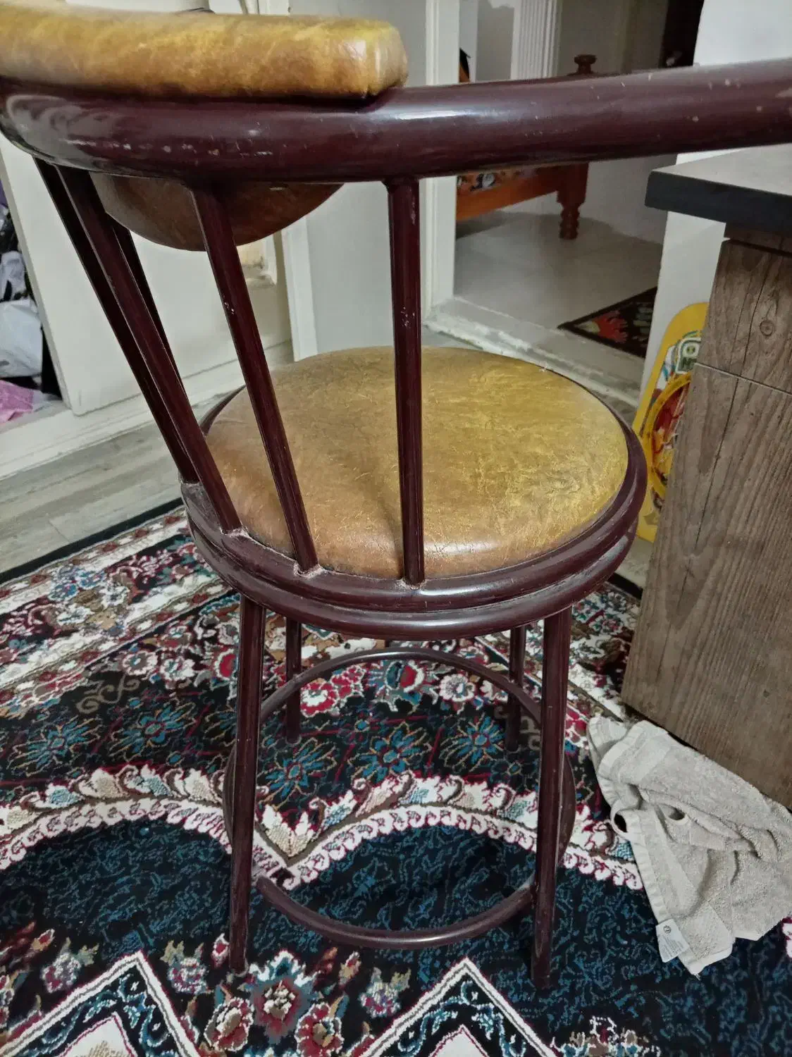 دو عدد صندلی اپن سالم|صندلی و نیمکت|مشهد, فردوسی|دیوار