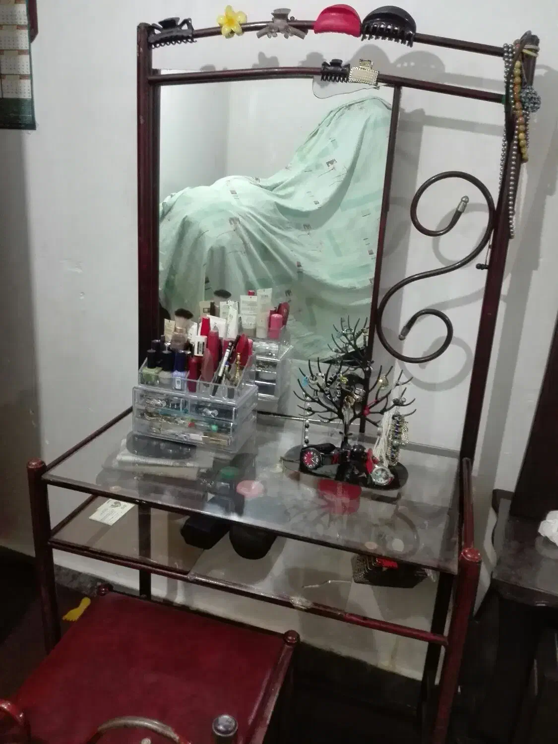 سرویس تخت دونفره و میز آرایش فرفوژه سالم|تخت و سرویس خواب|اهواز, بهشت آباد|دیوار