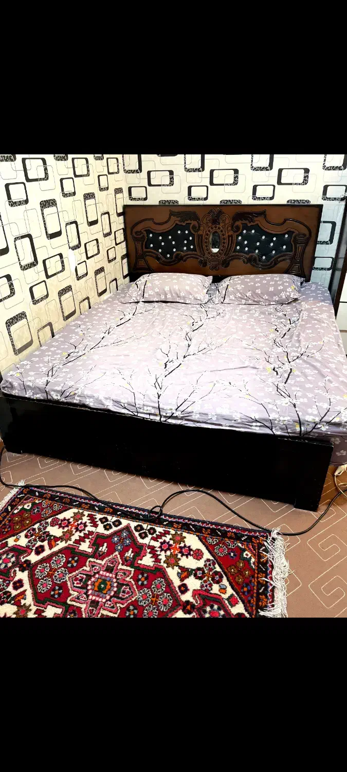 چهارچوب تختخواب وتشک دست دوم|تشک تختخواب|قم, پردیسان|دیوار