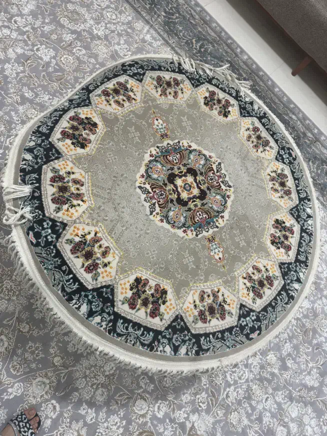 فرش گرد|فرش|فردیس, فرامرزیه|دیوار