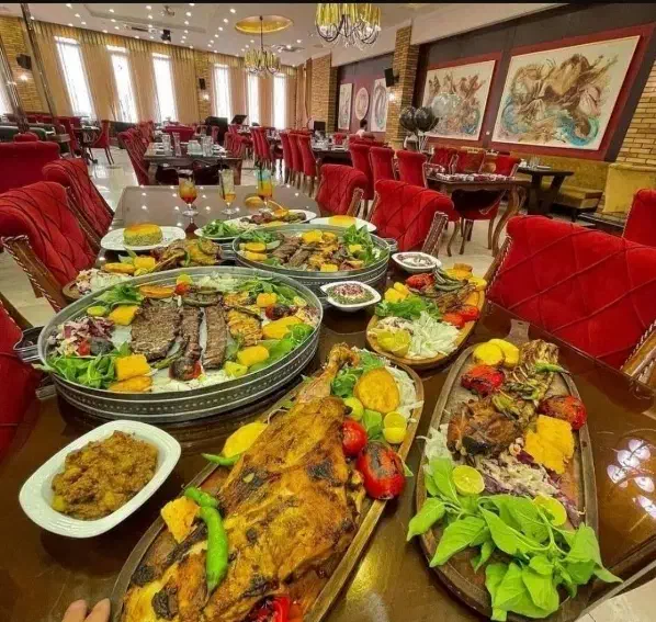 استخدام9نفر کارگرساده در رستوران مجلل باجاخواب.غذا|استخدام خدمات فروشگاه و رستوران|تهران, نارمک|دیوار