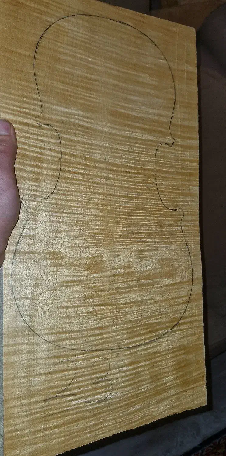 چوب افرا فر گیتار ویولن|گیتار، بیس، امپلیفایر|تبریز, |دیوار