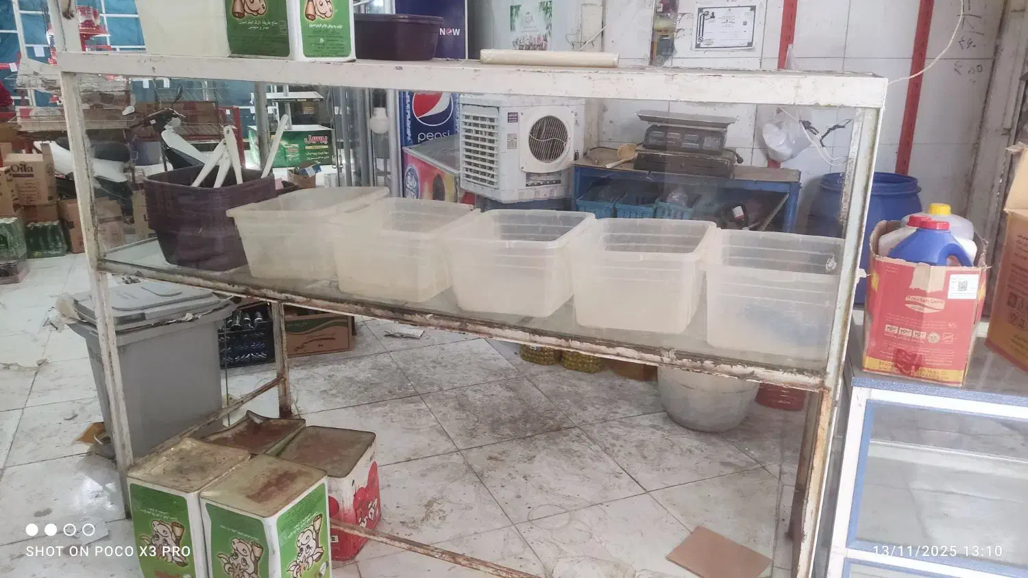 ویترین شیشه ای ترشی فروشی|بوفه، ویترین، کنسول|شیراز, سیاه سنگ|دیوار