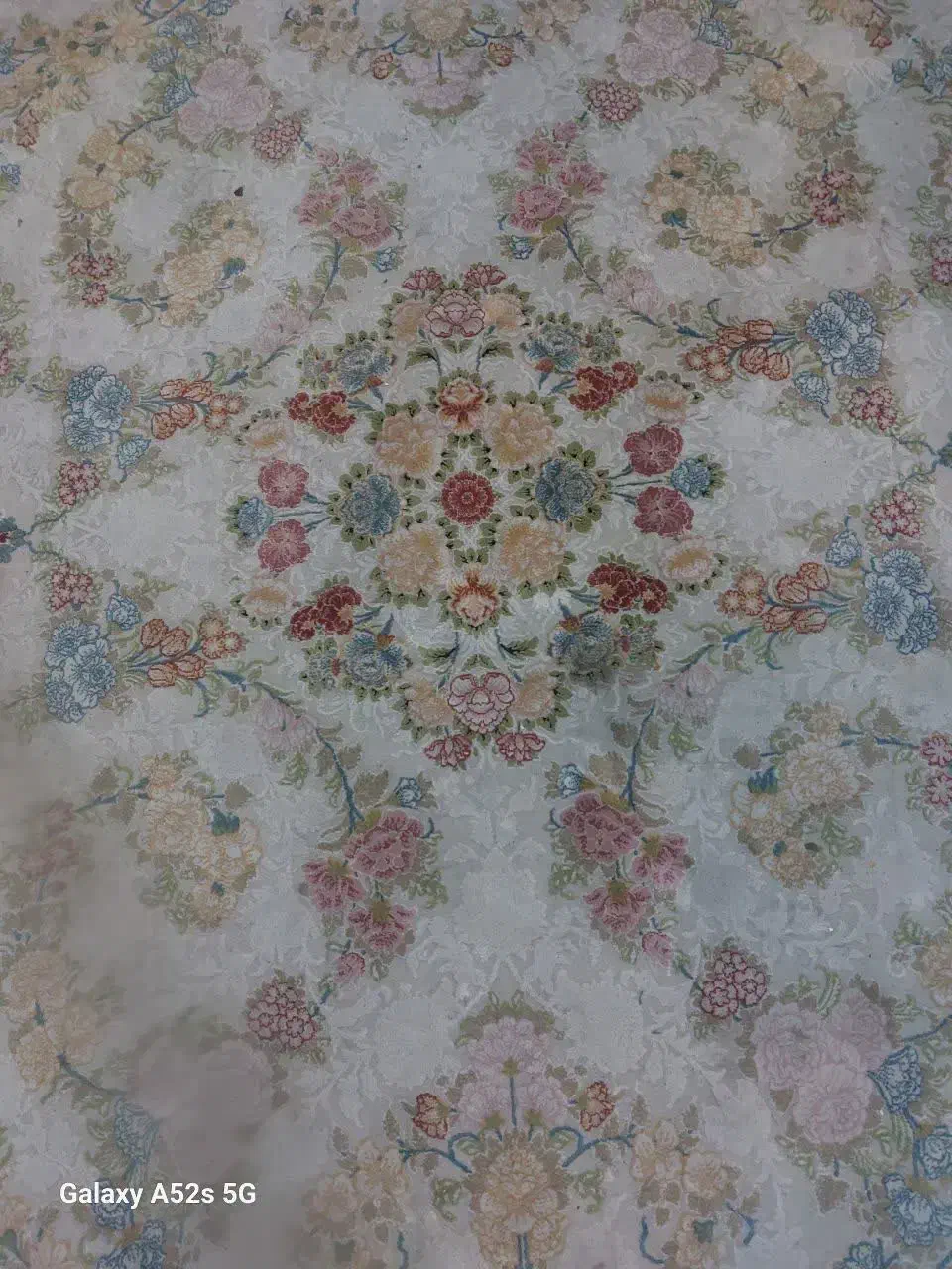 فرش ۱.۲۰۰ شانه گل برجسته ۹متری|فرش|مشهد, نظام دوست|دیوار