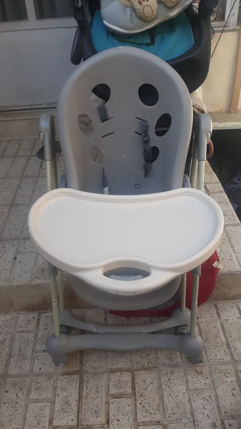 صندلی بچه هم صندلی غذا هم نگه دارنده نو|تخت و صندلی بچه|ملایر, |دیوار