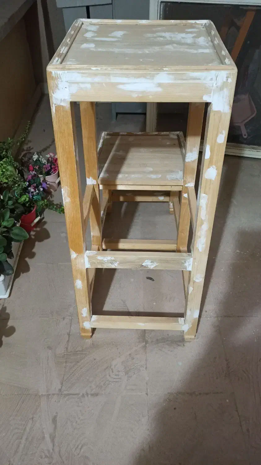 چهارپایه چوبی سبک|صندلی و نیمکت|خمینیشهر, |دیوار