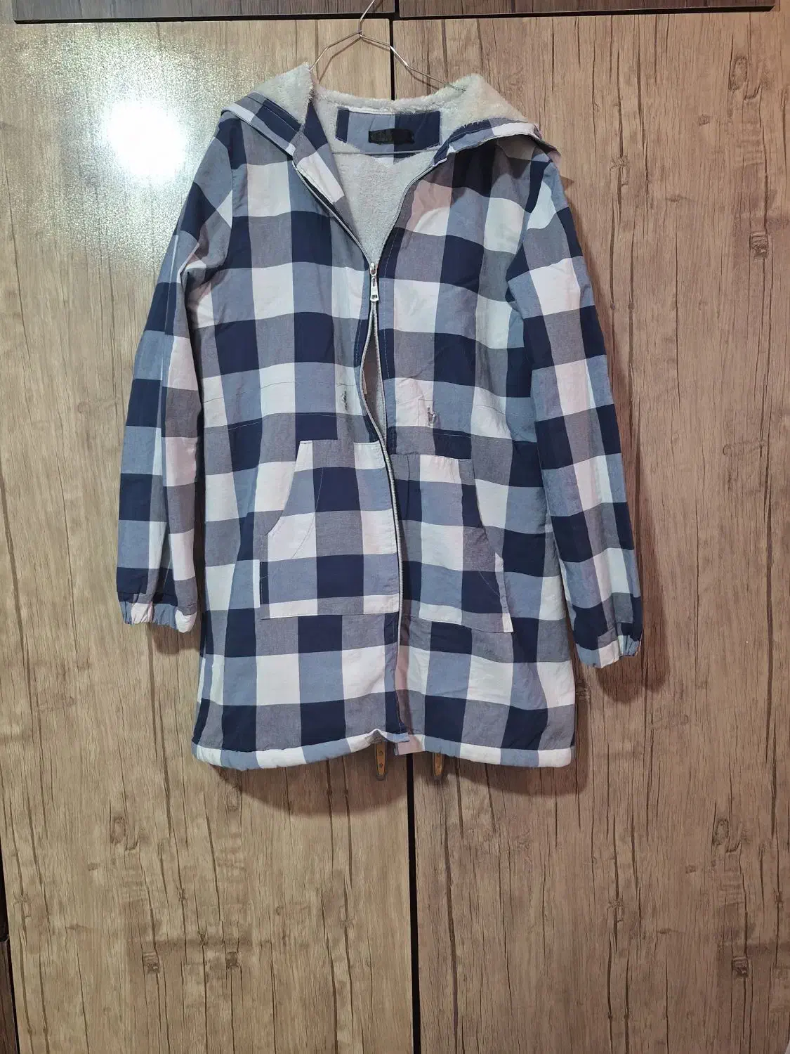 پالتو|لباس|فریمان, |دیوار