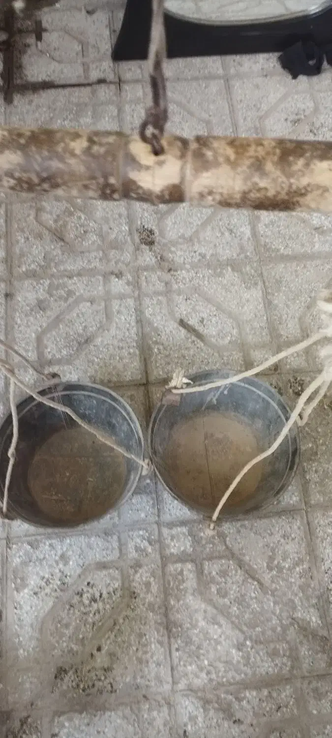 ترازو قدیمی|کلکسیون اشیاء عتیقه|همدان, |دیوار