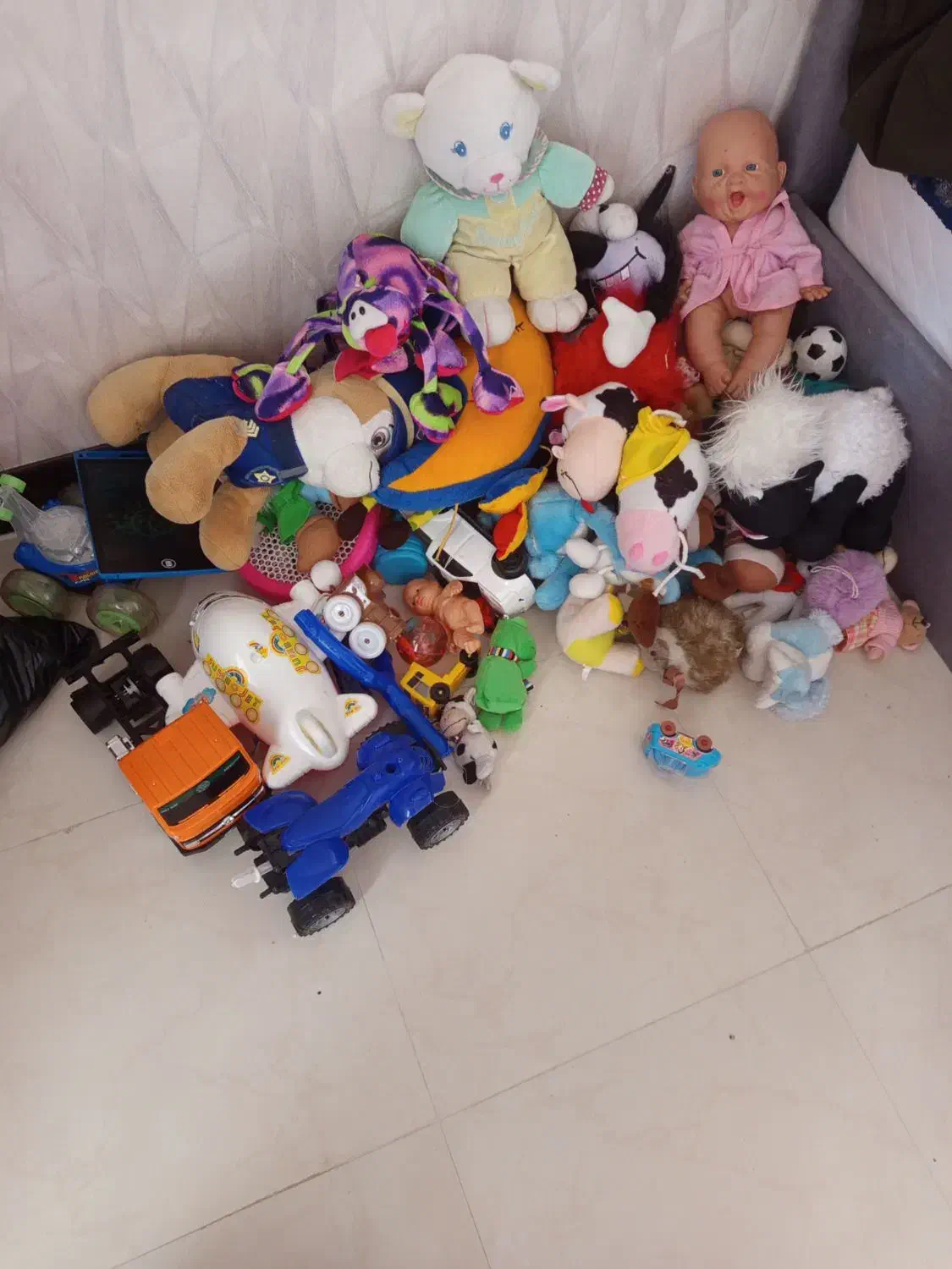 عروسکهاهمه خارجی هستن فروش ب علت جابجای|اسباببازی بچه|شاهینشهر, مسکن مهر|دیوار