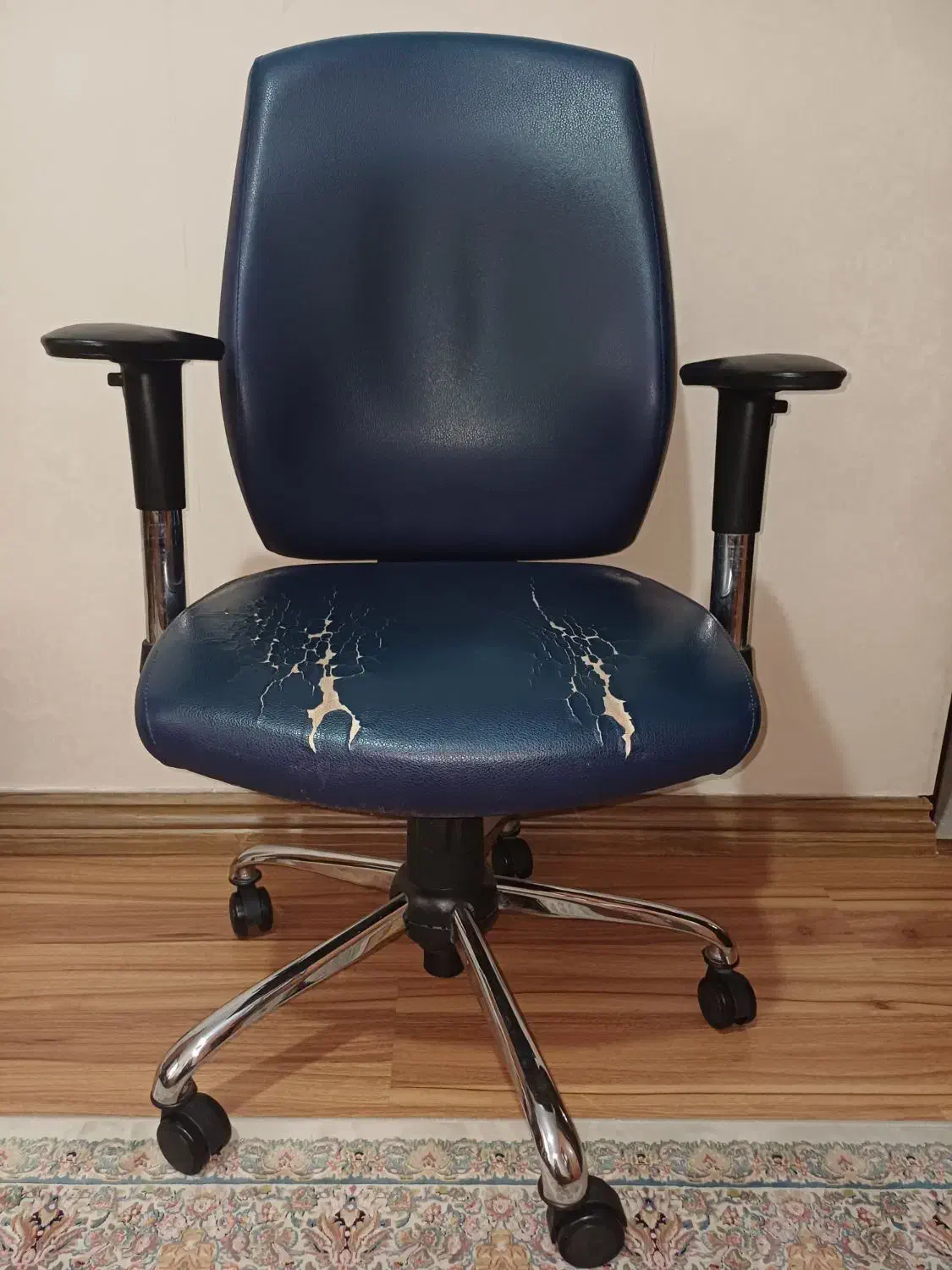 صندلی خوب با قیمت منصفانه|صندلی و نیمکت|رشت, کوی جام جم|دیوار