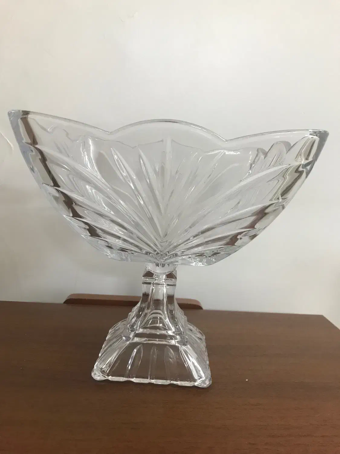 ۱عدد ظرف بزرگ آجیل سالم بدون لب پریدگی|ظروف سرو و پذیرایی|ساوه, |دیوار