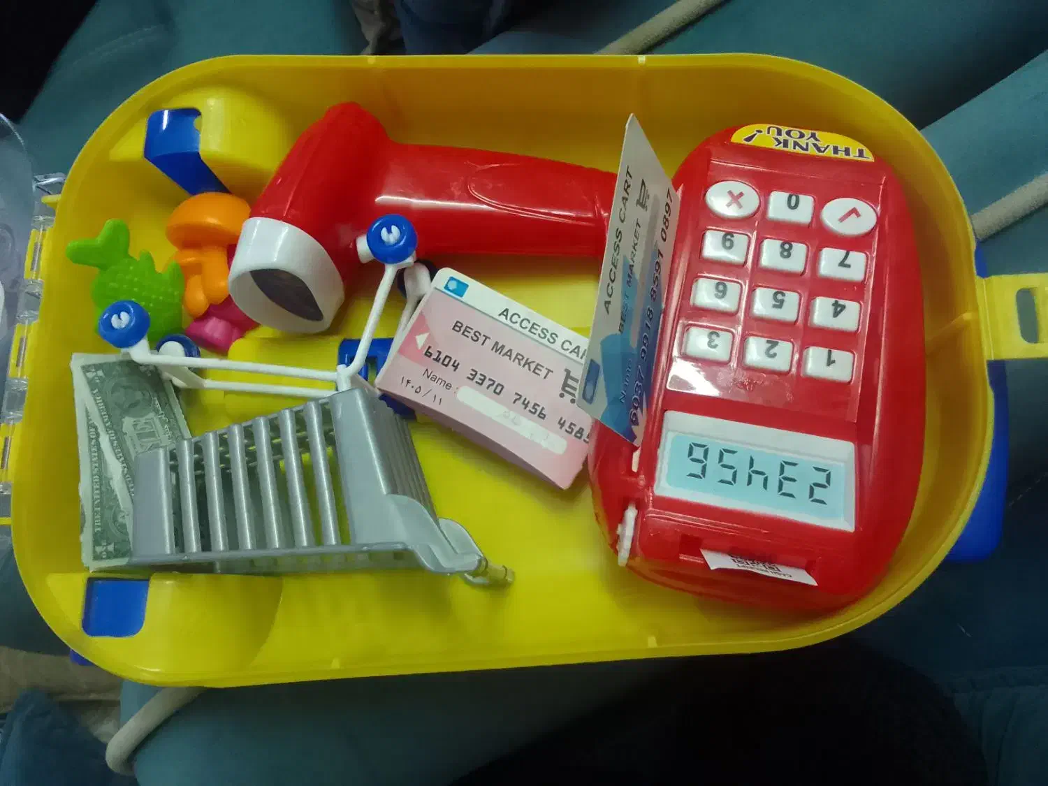 اسباب بازی نو|اسباب‌بازی بچه|قم, وادی السلام|دیوار