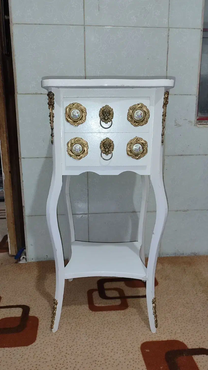 میزتلفن تمیز و بدون ذره ای پریدگی|میز تلفن|زابل, |دیوار