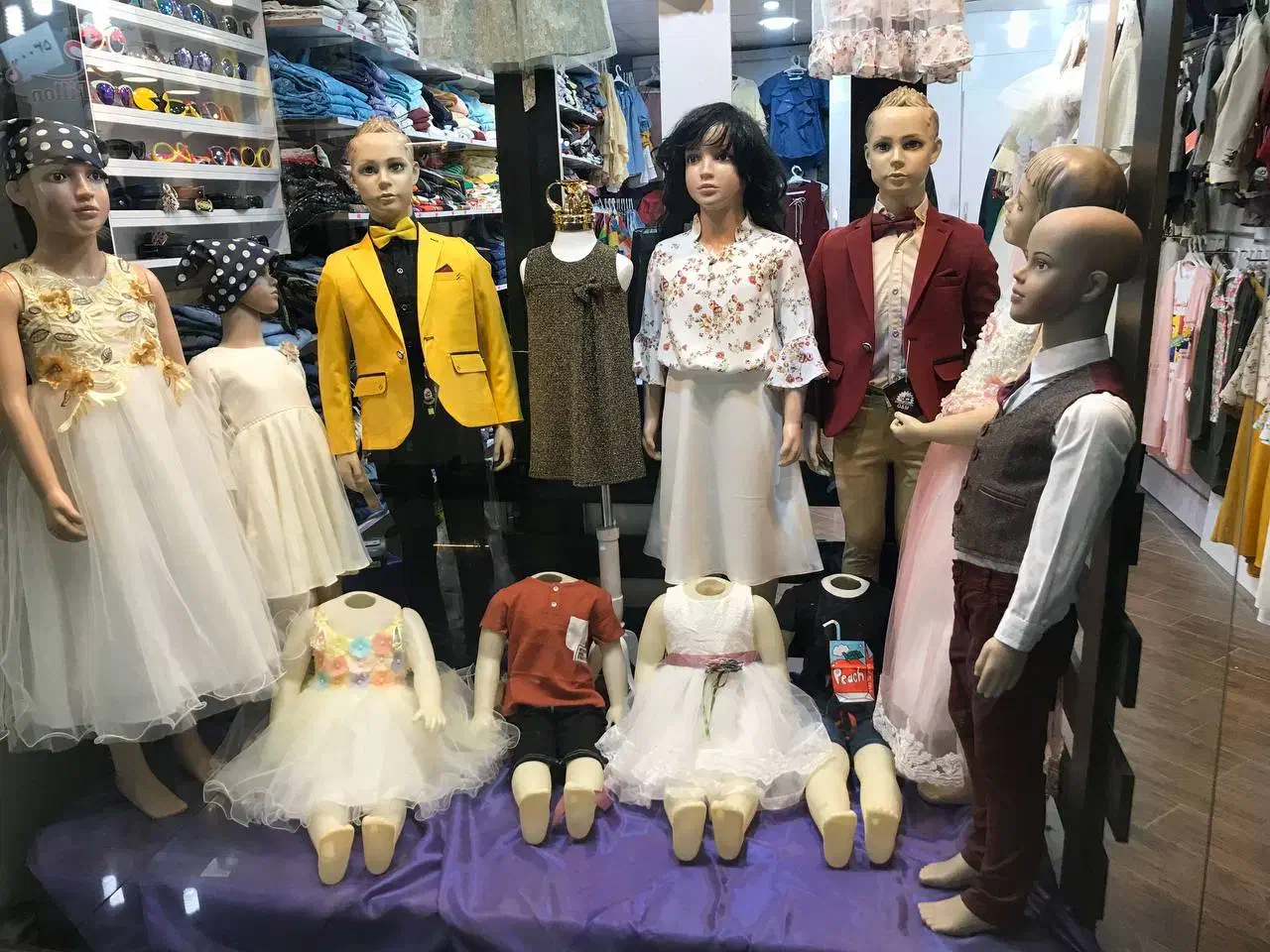 چوب لباسی و مانکن بچه گانه و رگال فلزی دیواری|فروشگاه و مغازه|بوشهر, |دیوار