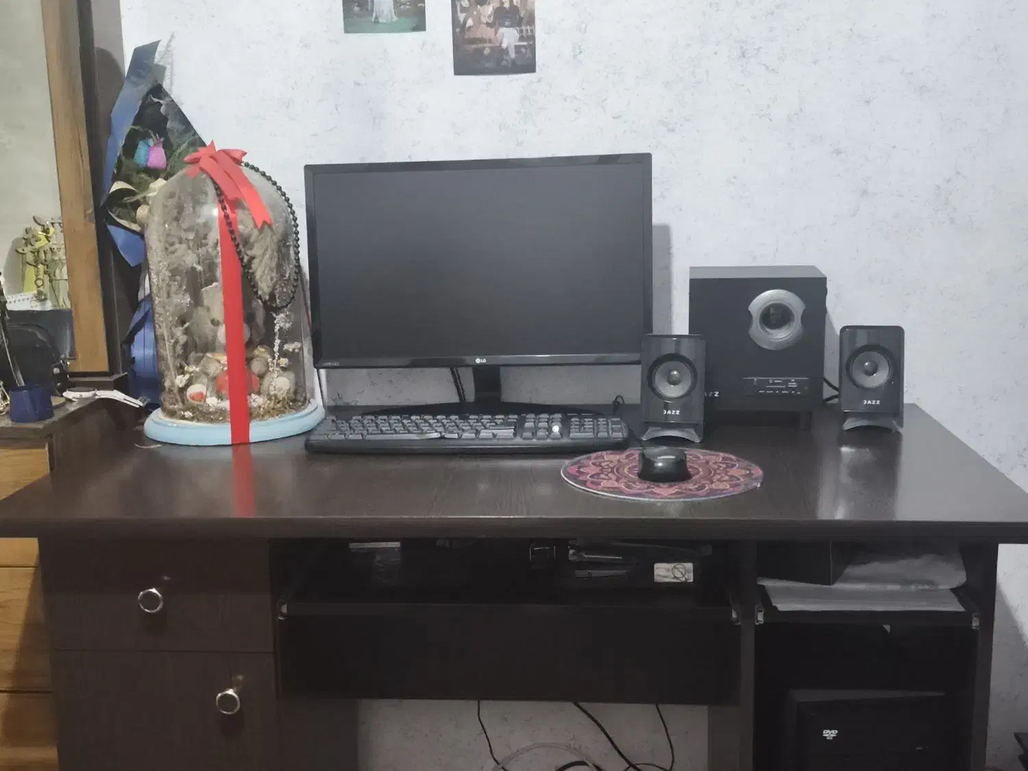 میز کامپیوتر|میز تحریر و کامپیوتر|صدرا-فارس, فاز ۱|دیوار