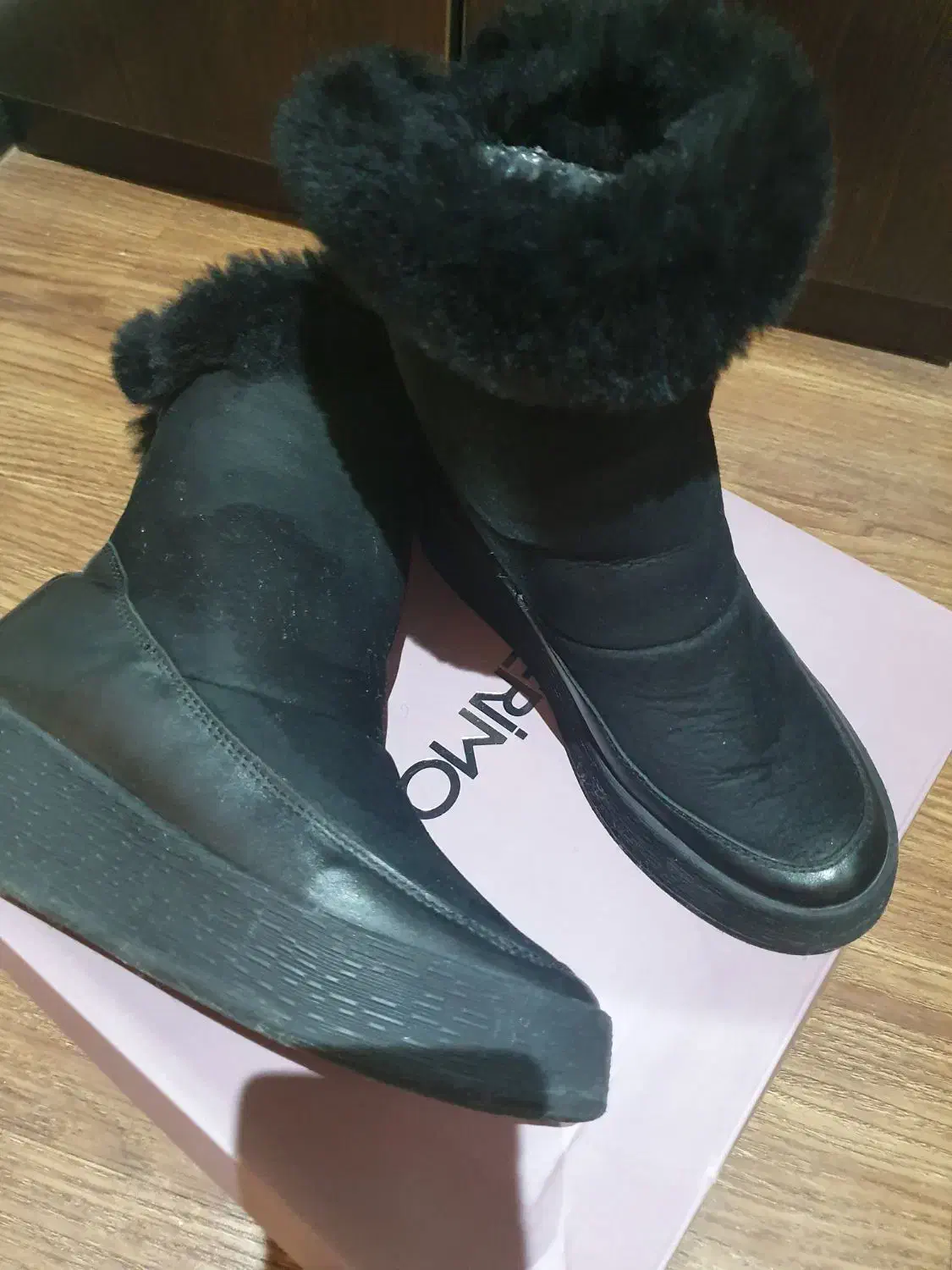 بوت خزدار|کیف، کفش، کمربند|ساری, |دیوار