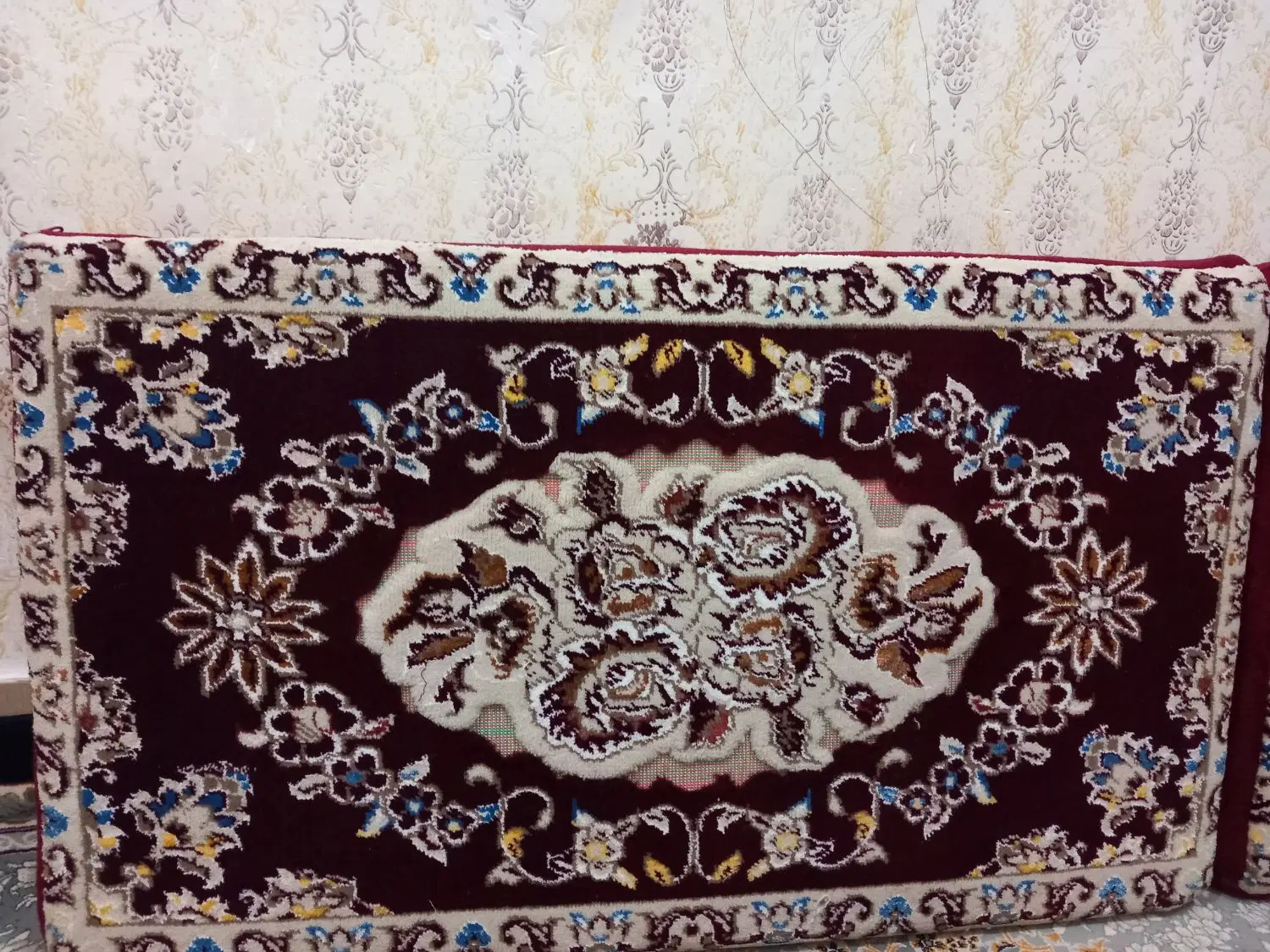 پشتی|پشتی|بروجرد, |دیوار