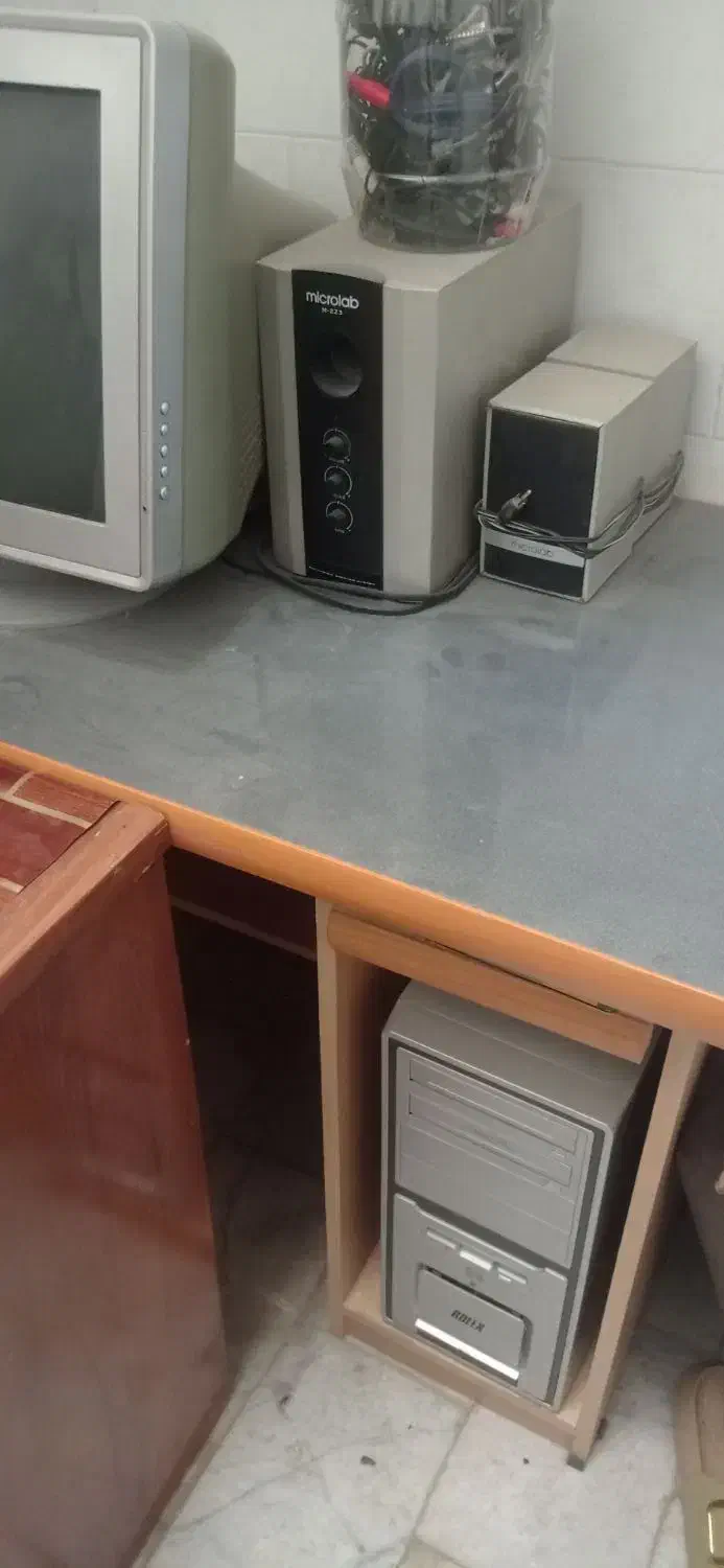 کامپیوتر ومیز|رایانه رومیزی|یزد, |دیوار