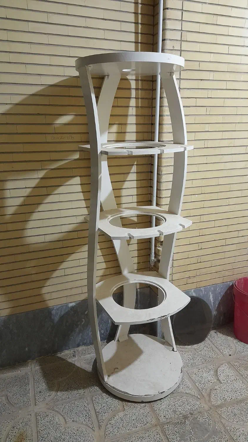 استند چوب برای گل و...|کتابخانه، شلف، قفسههای دیواری|برخوار, |دیوار