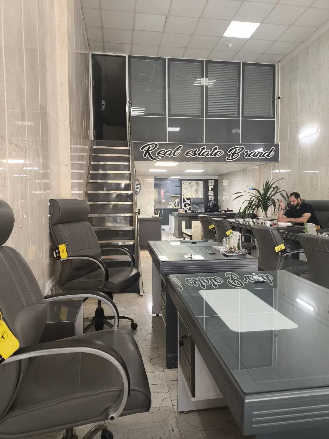 همکار جهت کار در املاک|استخدام بازاریابی و فروش|فردیس, فردیس|دیوار