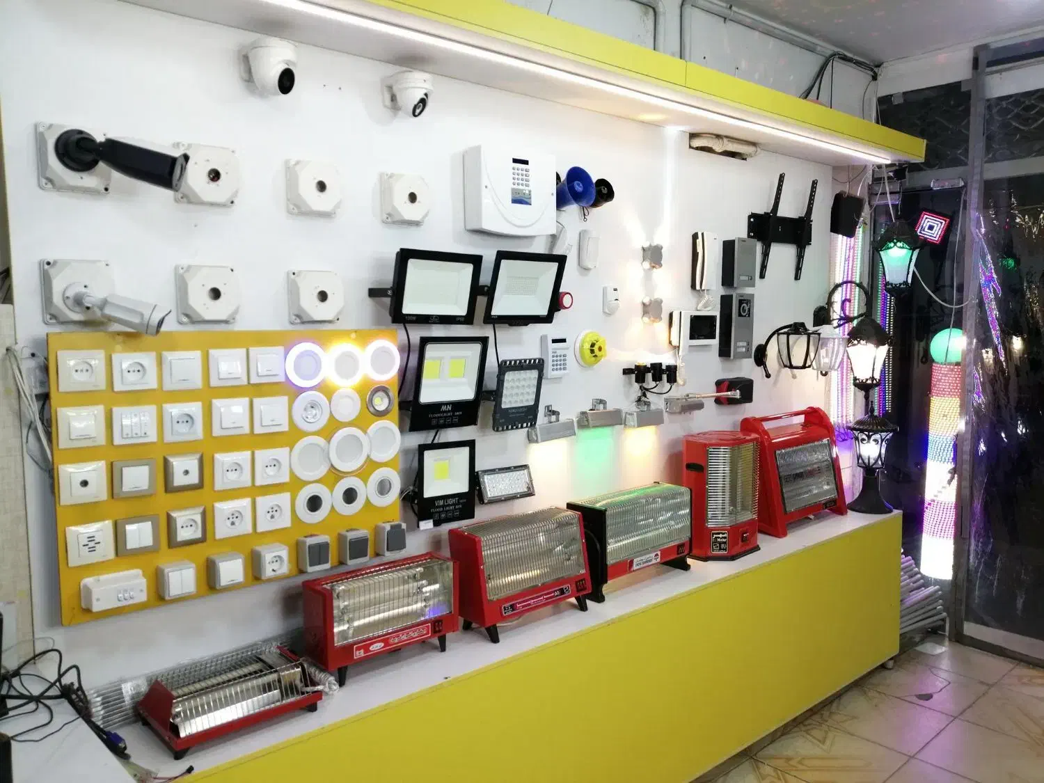 فروشنده الکتریکی|استخدام بازاریابی و فروش|تهران, سهروردی|دیوار