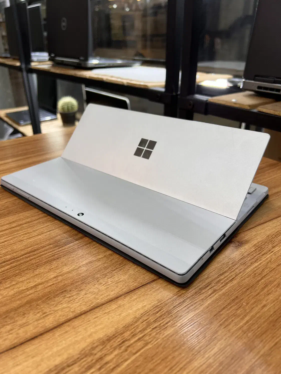 surface pro 5 سیمکارت فعال|رایانه همراه|تهران, فلسطین (میدان انقلاب)|دیوار