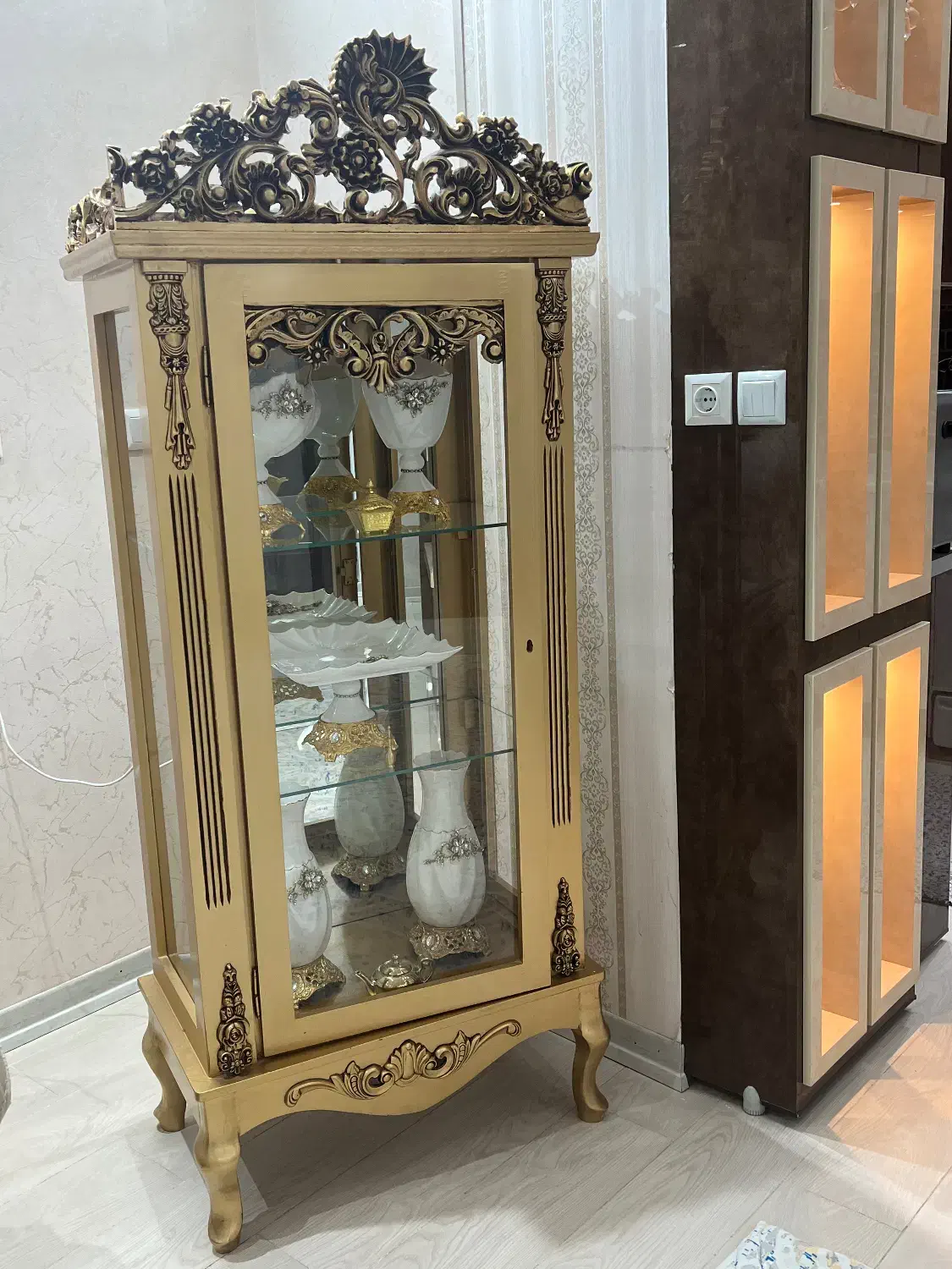 ویترین|بوفه، ویترین، کنسول|اصفهان, خانه اصفهان|دیوار