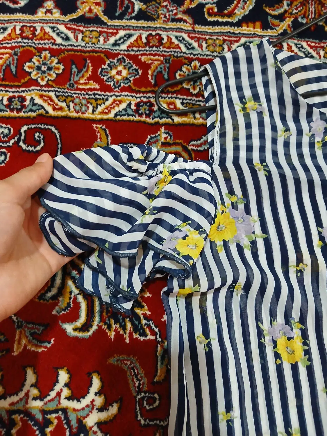 شومیز|لباس|بجستان, |دیوار