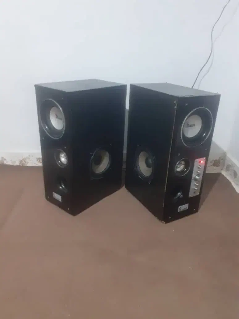 اسپیکر خانگی،فلش نمیخوره وصل میشه ب گوشی|سیستم صوتی خانگی|تهران, شهرک رضویه|دیوار