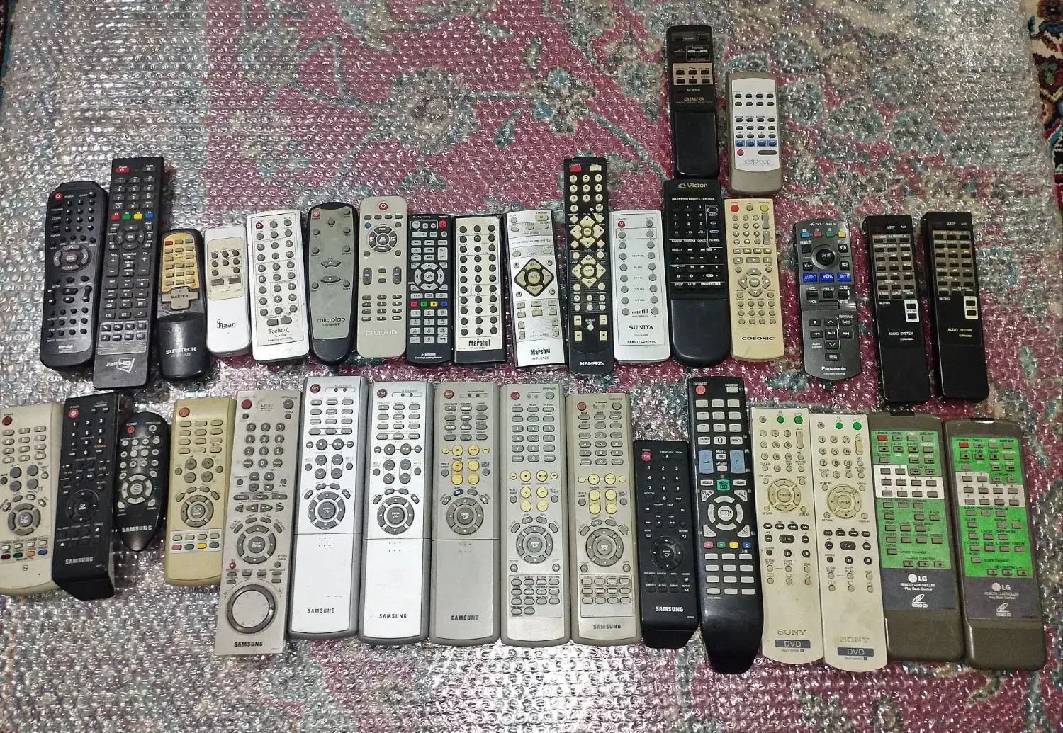 ( تعدادی کنترل ) ضبط/سینما/تلویزیون و دی وی دی DVD|سیستم صوتی خانگی|مشهد, شهید قربانی|دیوار