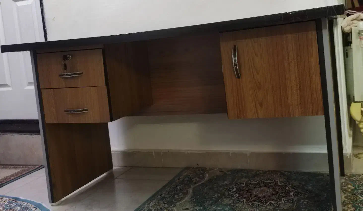 میز اداری، ام دی اف،دارای دو کشو قفل دار|دفتر کار|ارومیه, |دیوار