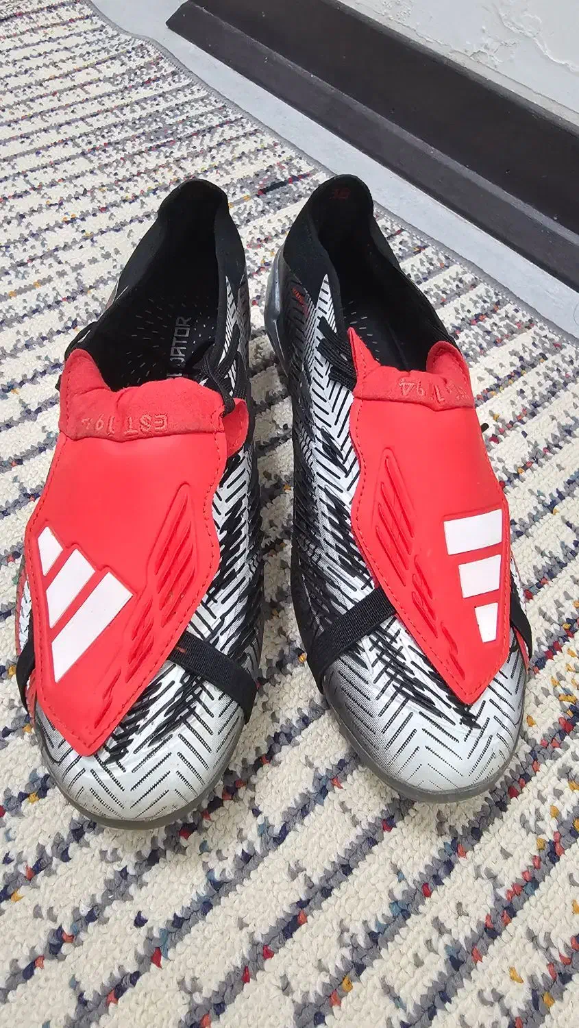 کفش فوتبال آدیداس پردیتور|کیف، کفش، کمربند|بابلسر, |دیوار