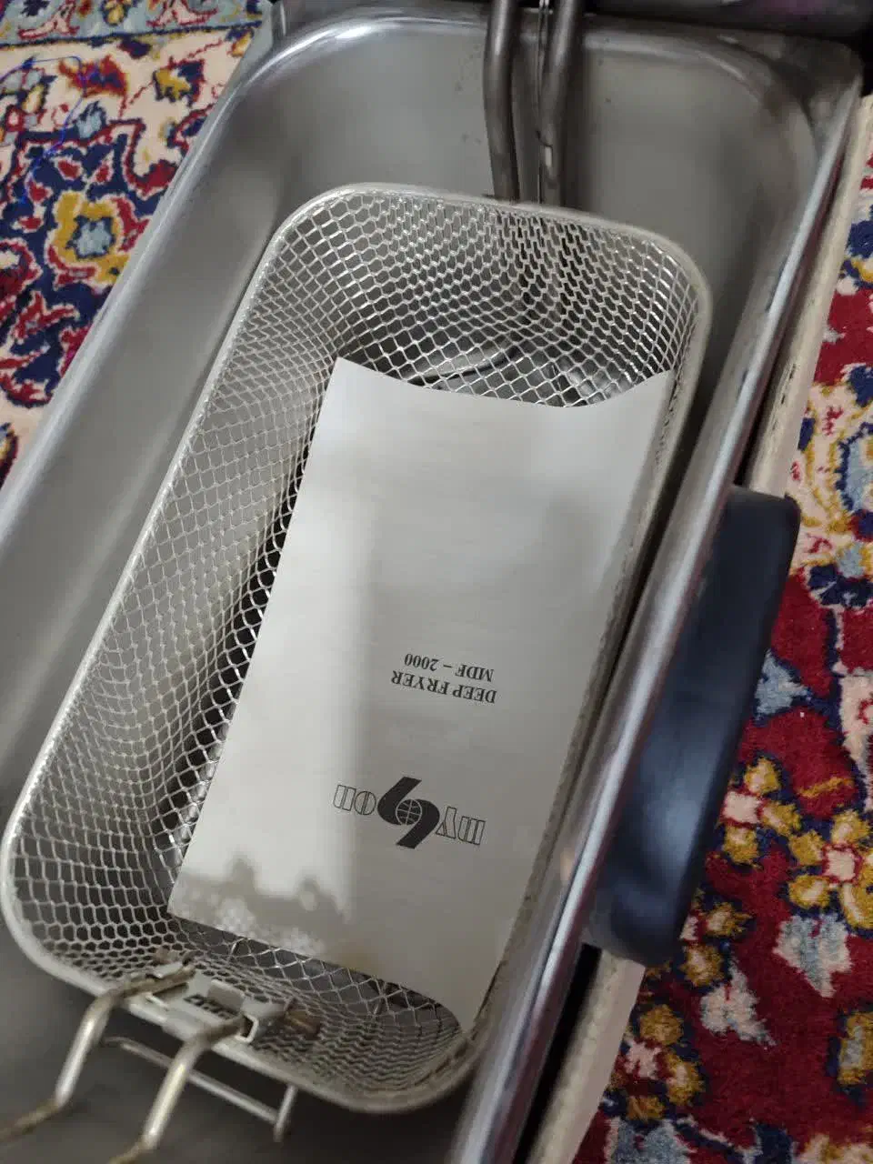 سرخ کن معمولی|ظروف پخت‌وپز|کاشان, باغ ماجد|دیوار