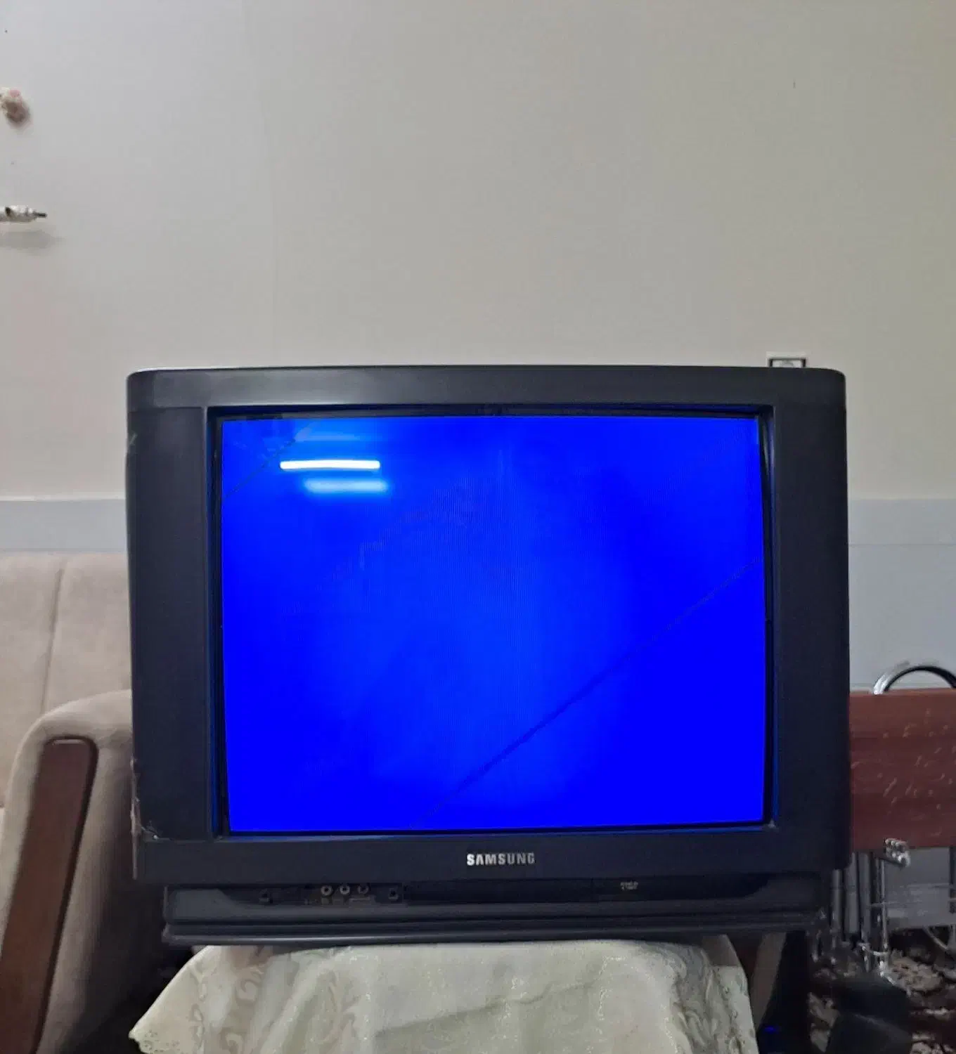 تلویزیون|تلویزیون و پروژکتور|قرچک, زیبا شهر|دیوار