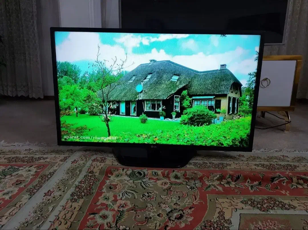 تلوزیون LG اصل کره پشت زرشکی|تلویزیون و پروژکتور|تربت جام, شیخ احمد جامی|دیوار