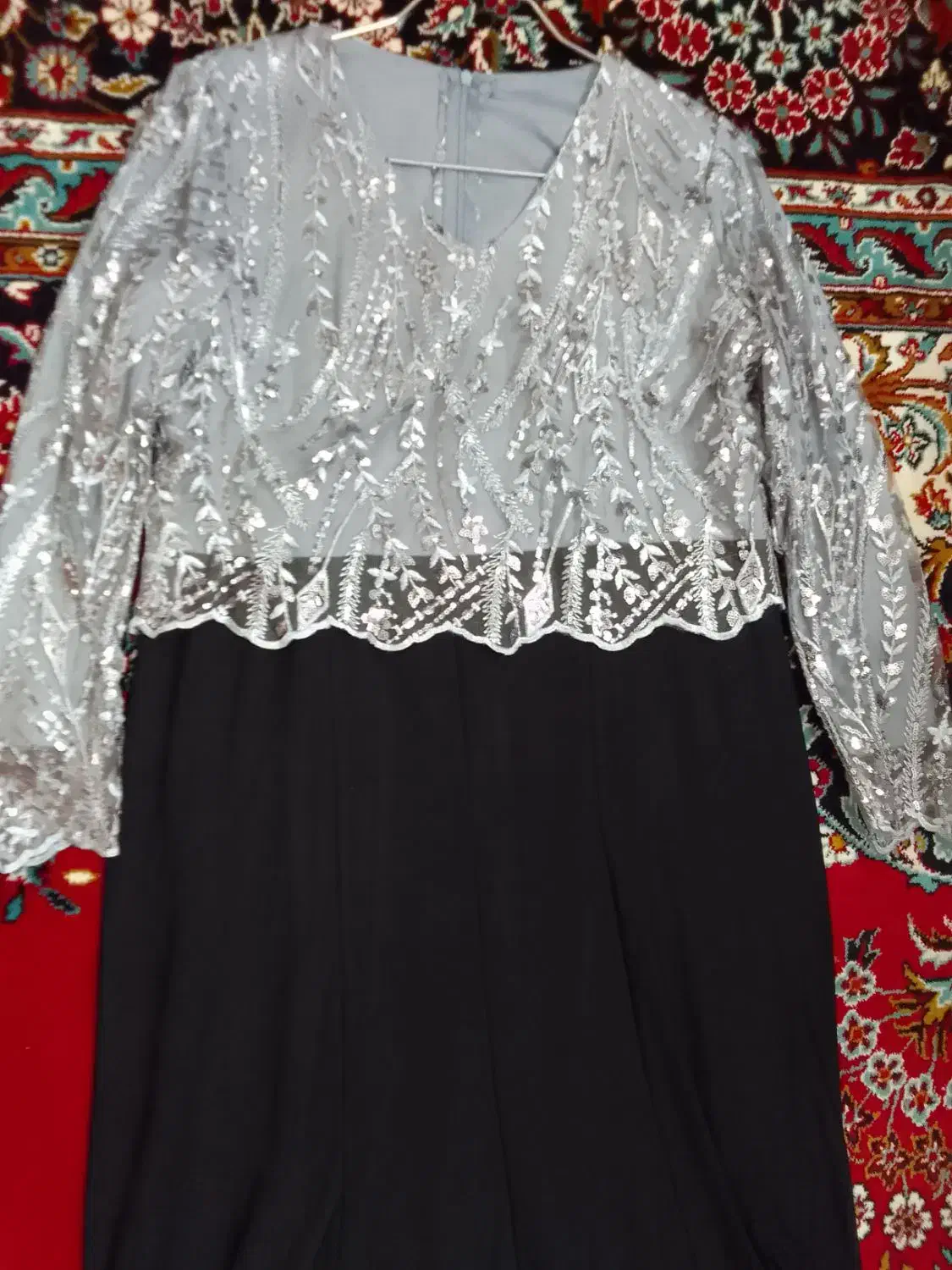 لباس مجلسی|لباس|کلاله, |دیوار