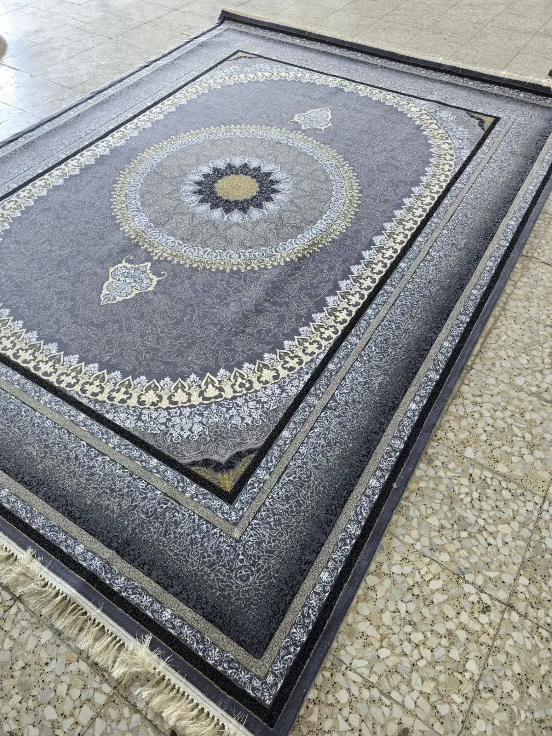 فرش گلچین طرح سال 1000 شانه تراکم 3000|فرش|تهران, شهرک شریعتی|دیوار