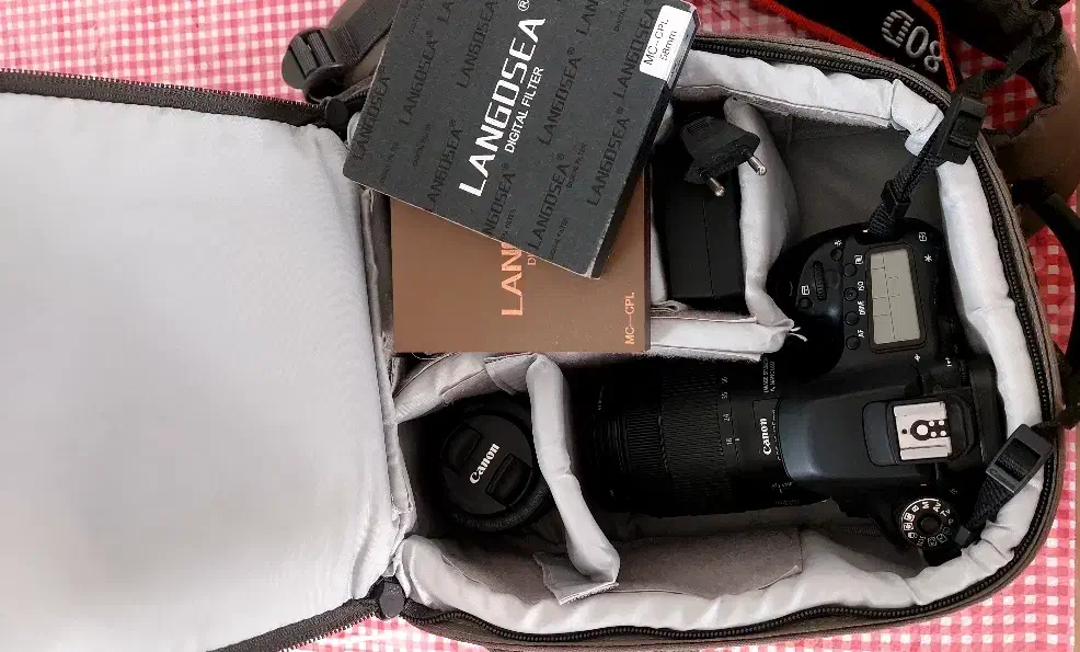 دوربین 80d + لنز 18.135 و لنز فیکس|دوربین عکاسی و فیلم‌برداری|تهران, شارق|دیوار