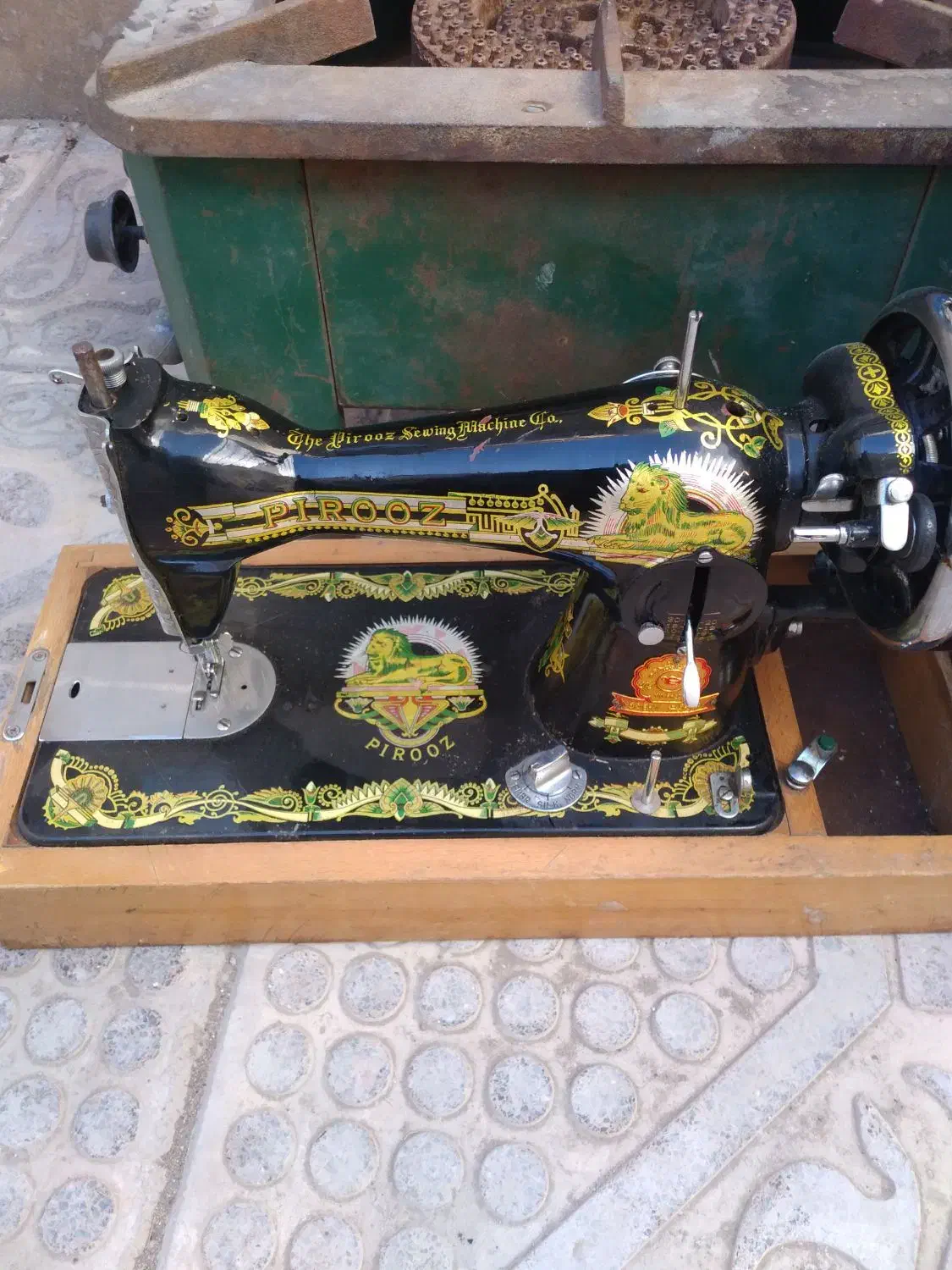 اجاق   گاز چرخ خیاطی|کلکسیون اشیاء عتیقه|سراب, |دیوار