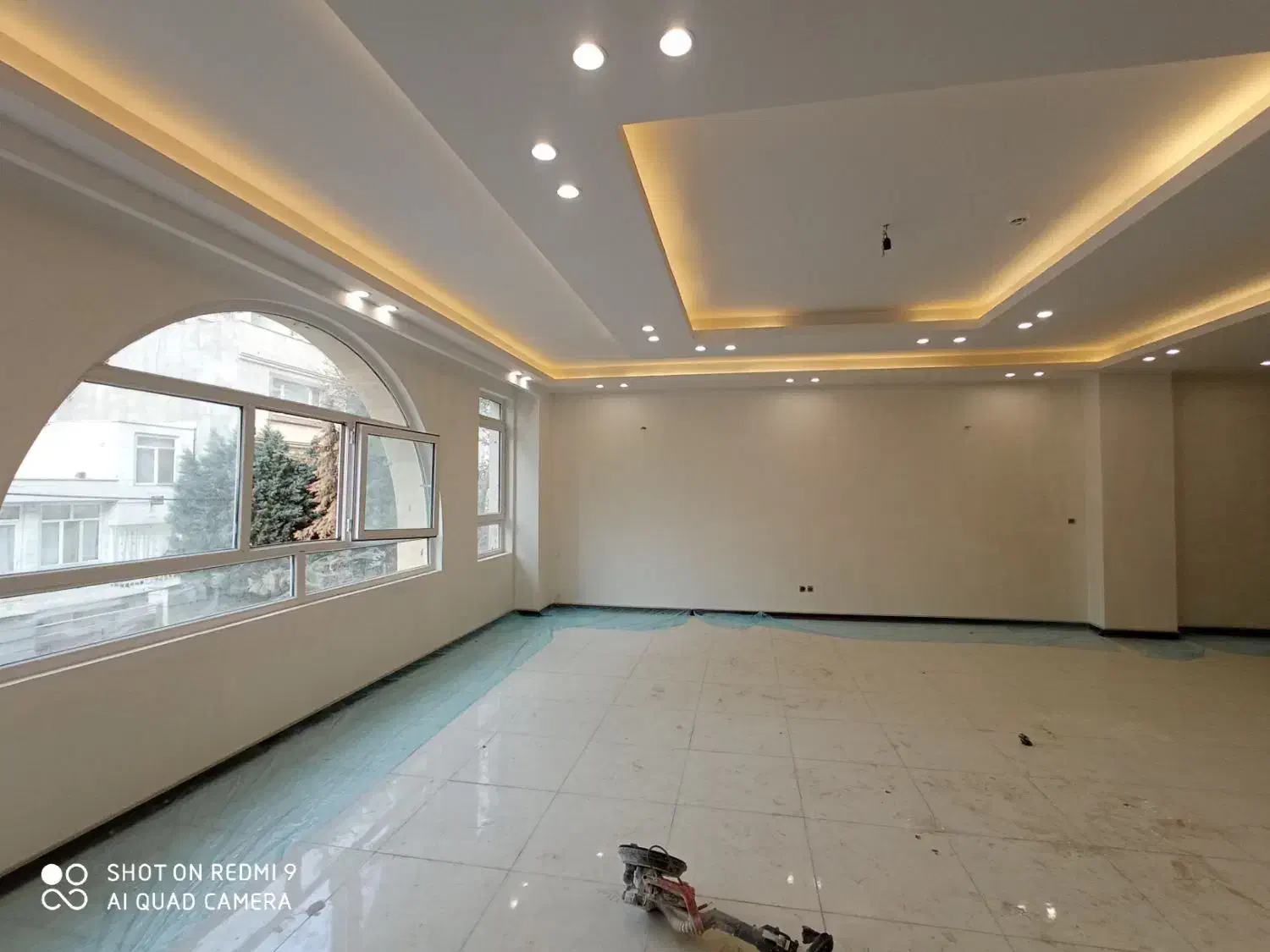 نقاش،نقاشی ساختمان،رنگ آمیزی ساختمان|خدمات پیشه و مهارت|هشتگرد, شهرک راه آهن|دیوار