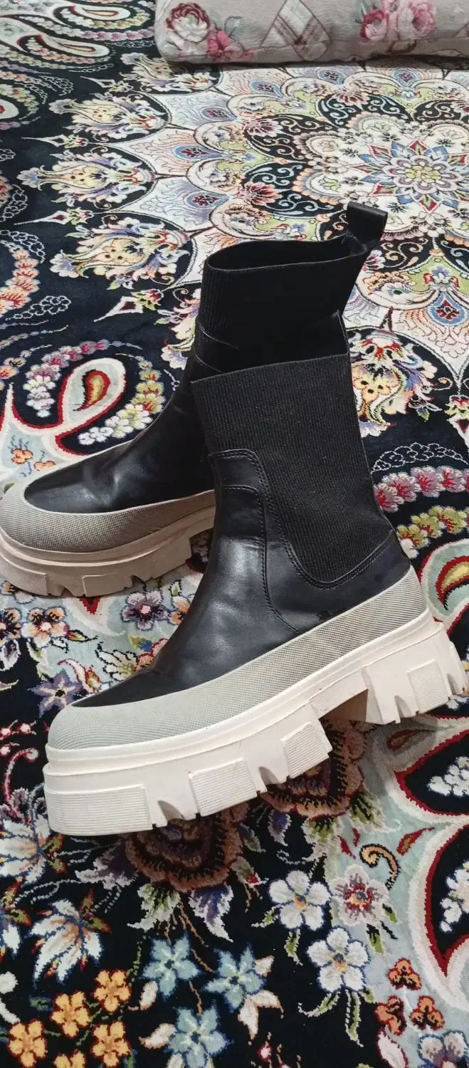 کفش نو|کیف، کفش، کمربند|یاسوج, |دیوار