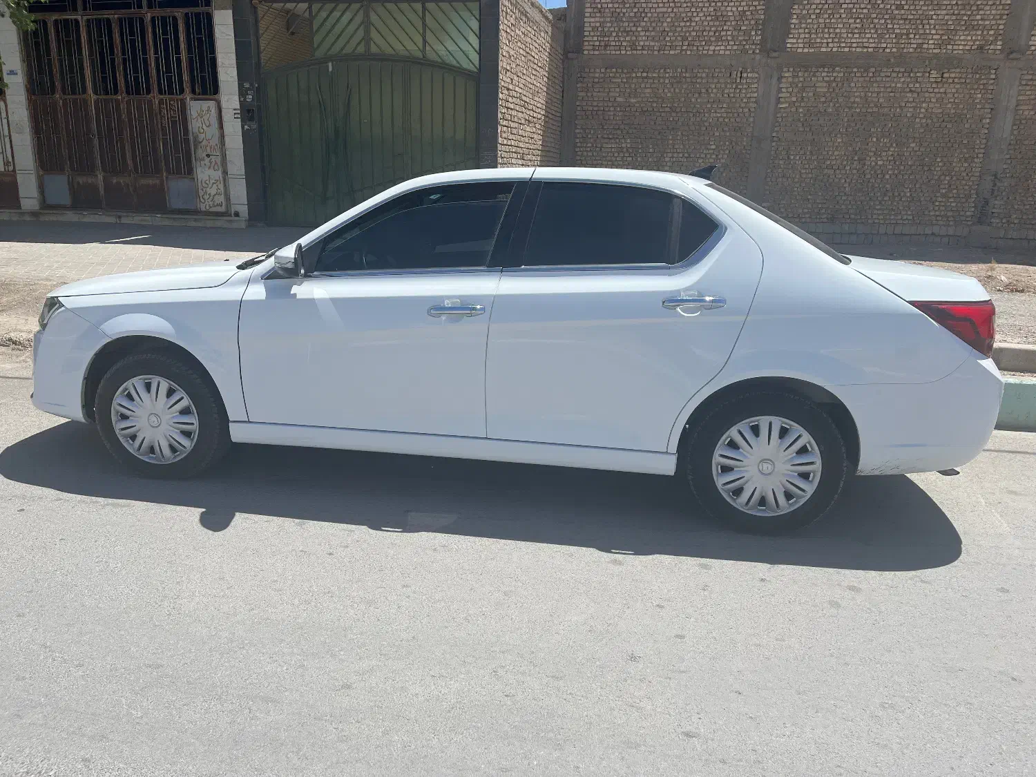 دنا پلاس ۴۰۳ در حد|خودرو سواری و وانت|نجف‌آباد, امام خمینی|دیوار