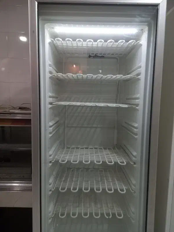 فریزر ایستاده درب شیشه ای|فروشگاه و مغازه|آران و بیدگل, |دیوار